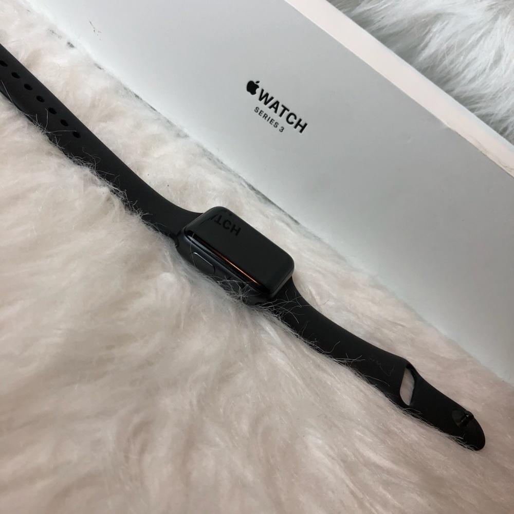 Apple Watch Series 3 42mm Space Gray Aluminum Case